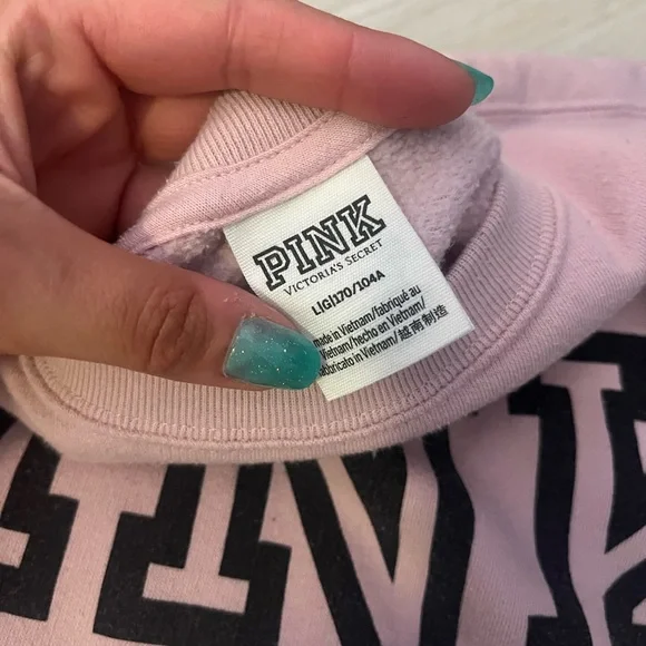 PINK Victoria's Secret Women's Pink Sweater - Picture 2 of 2